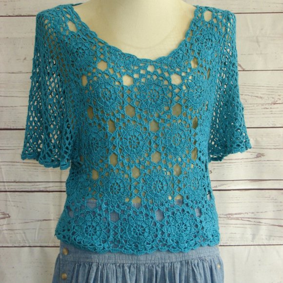 Turq Crochet Floral Short Sleeve Top Open Weave - Picture 1 of 14
